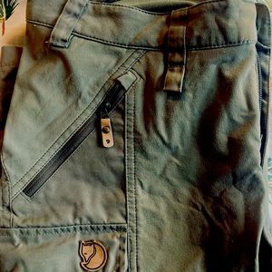 Fjall Raven fatigue green water resistant cargo pants. Slightly used